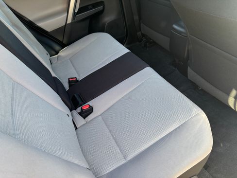 Used 2018 Toyota RAV4 XLE image 9