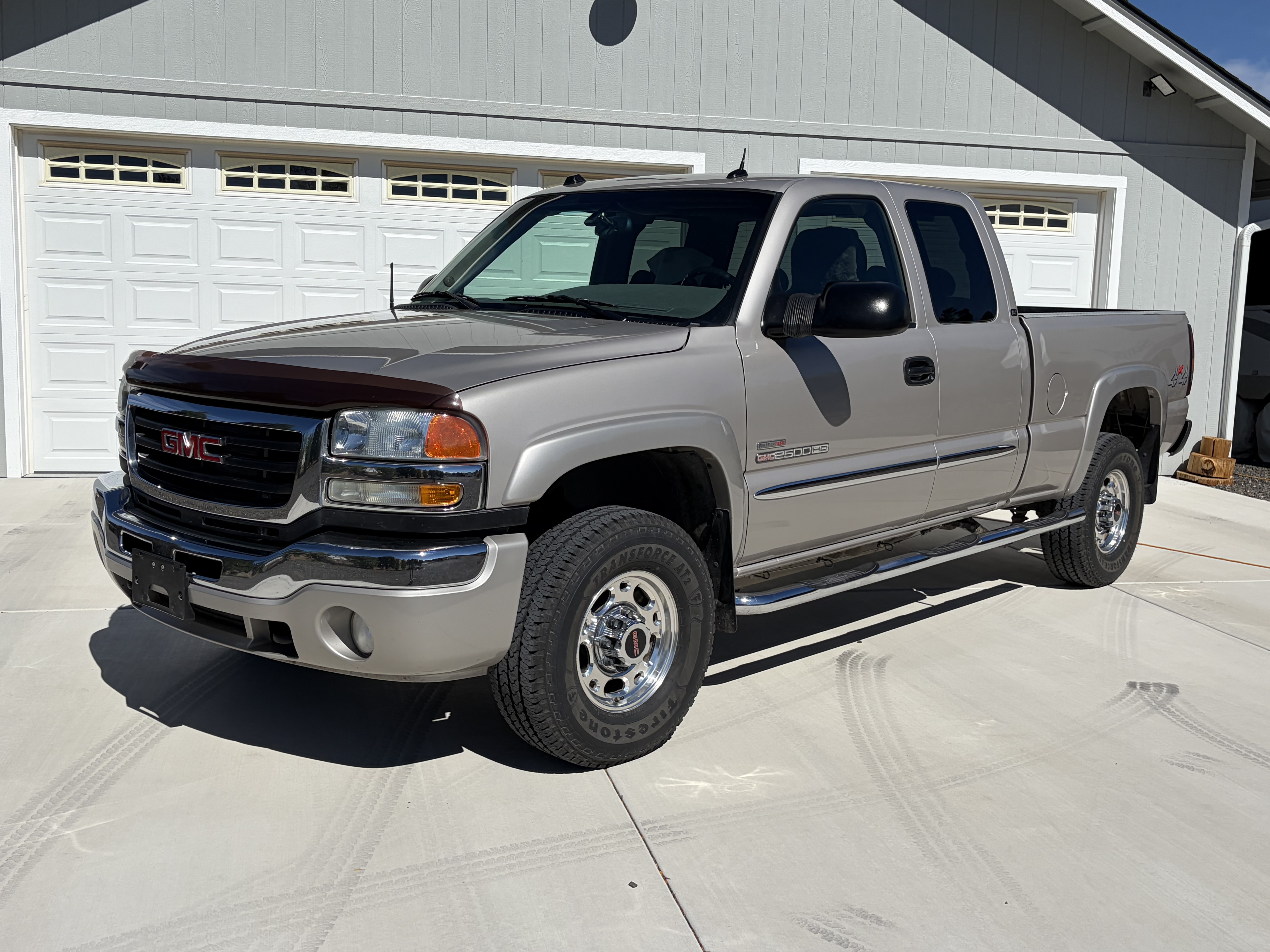 Used 2004 GMC Sierra 2500 SLT w/ Heavy-Duty Power Package AWD/4WD image 5