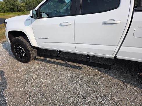 Used 2022 Chevrolet Colorado LT w/ Luxury Package image 9