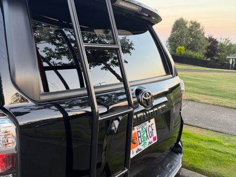 Used 2021 Toyota 4Runner Venture w/ Moonroof Package AWD/4WD image 11