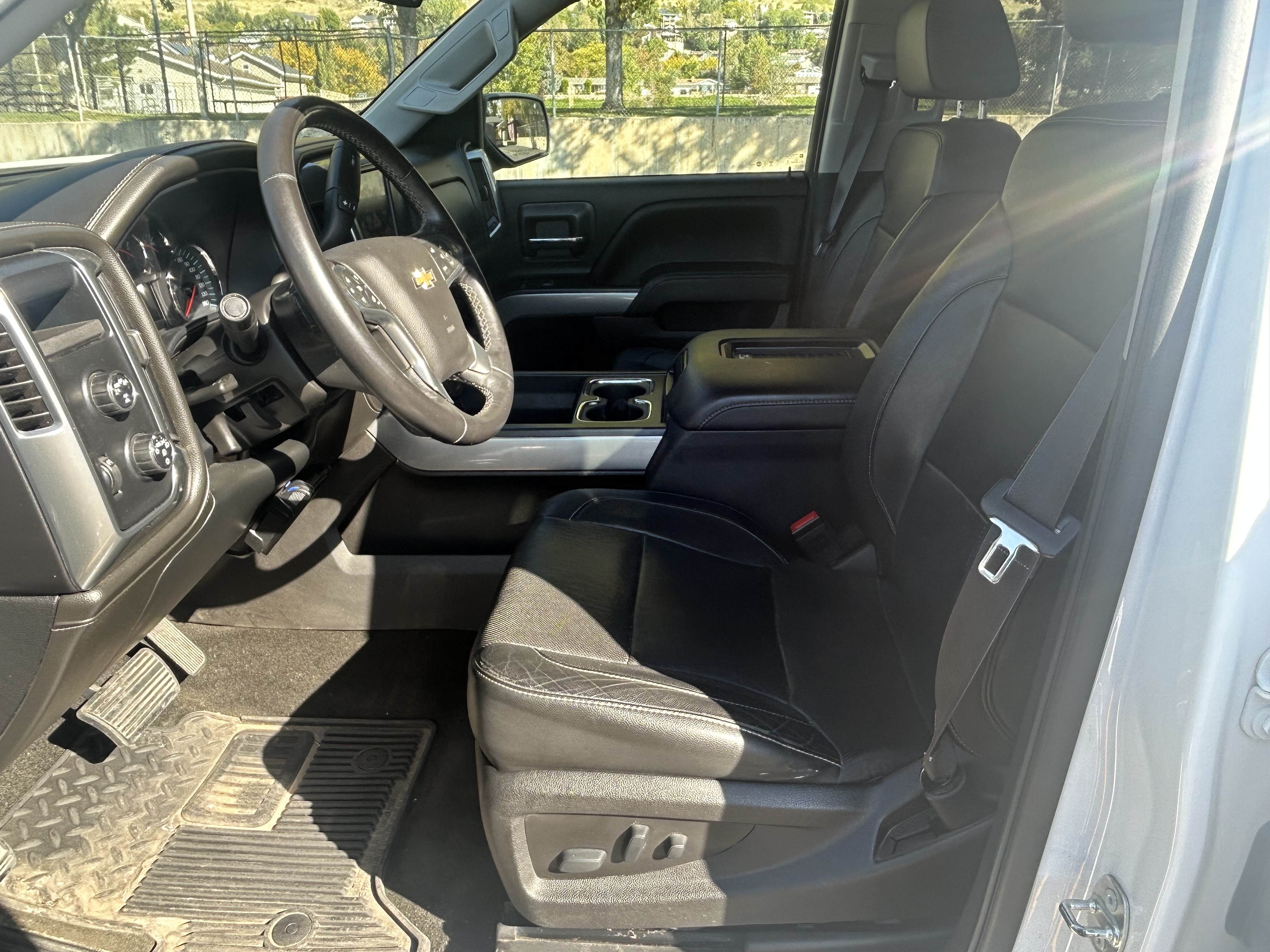 Used 2017 Chevrolet Silverado 1500 LTZ Z71 w/ Redline Edition AWD/4WD image 9