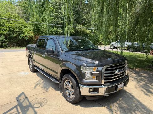 Used 2016 Ford F150 XLT w/ Equipment Group 302A Luxury AWD/4WD image 9