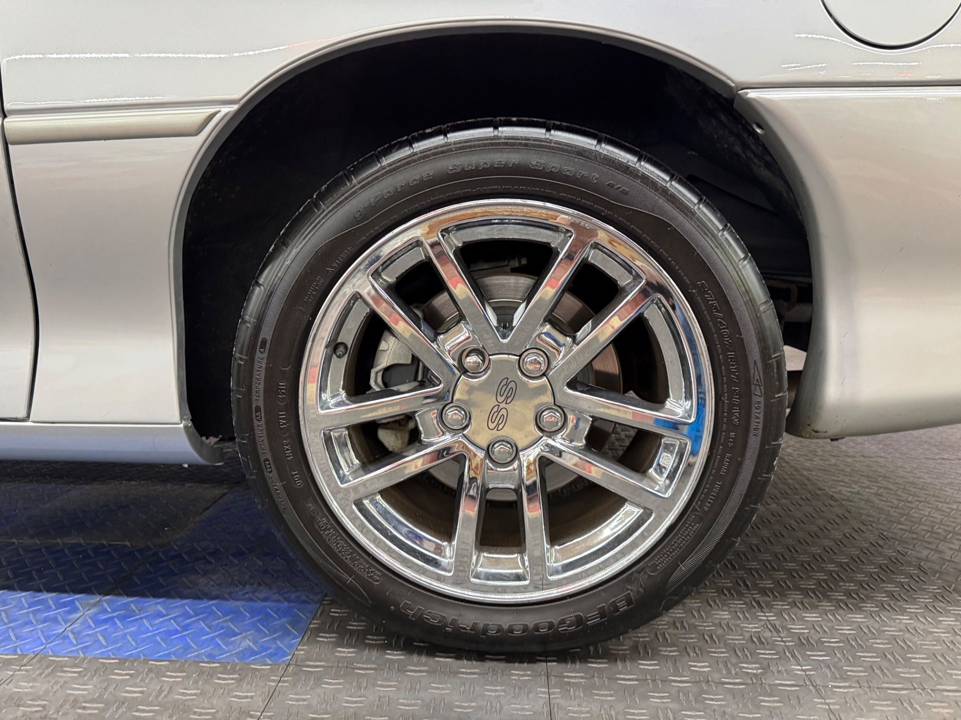 Used 2002 Chevrolet Camaro Z28 w/ SS Performance/Appearance Pkg RWD image 20