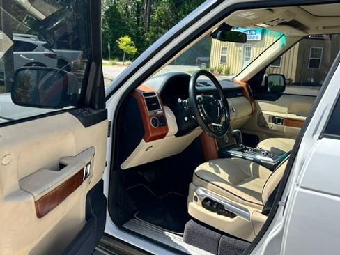Used 2012 Land Rover Range Rover HSE AWD/4WD image 10