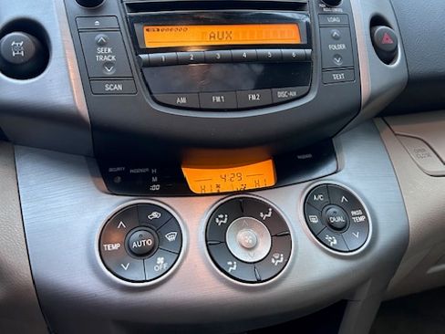 Used 2007 Toyota RAV4 Limited image 17