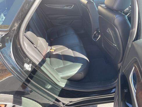 Used 2019 Cadillac XTS Luxury FWD image 16