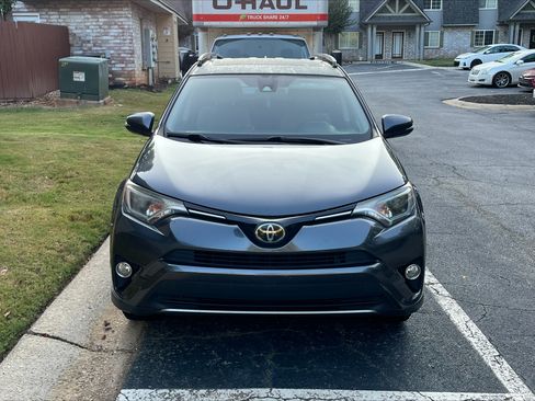 Used 2017 Toyota RAV4 XLE FWD image 11