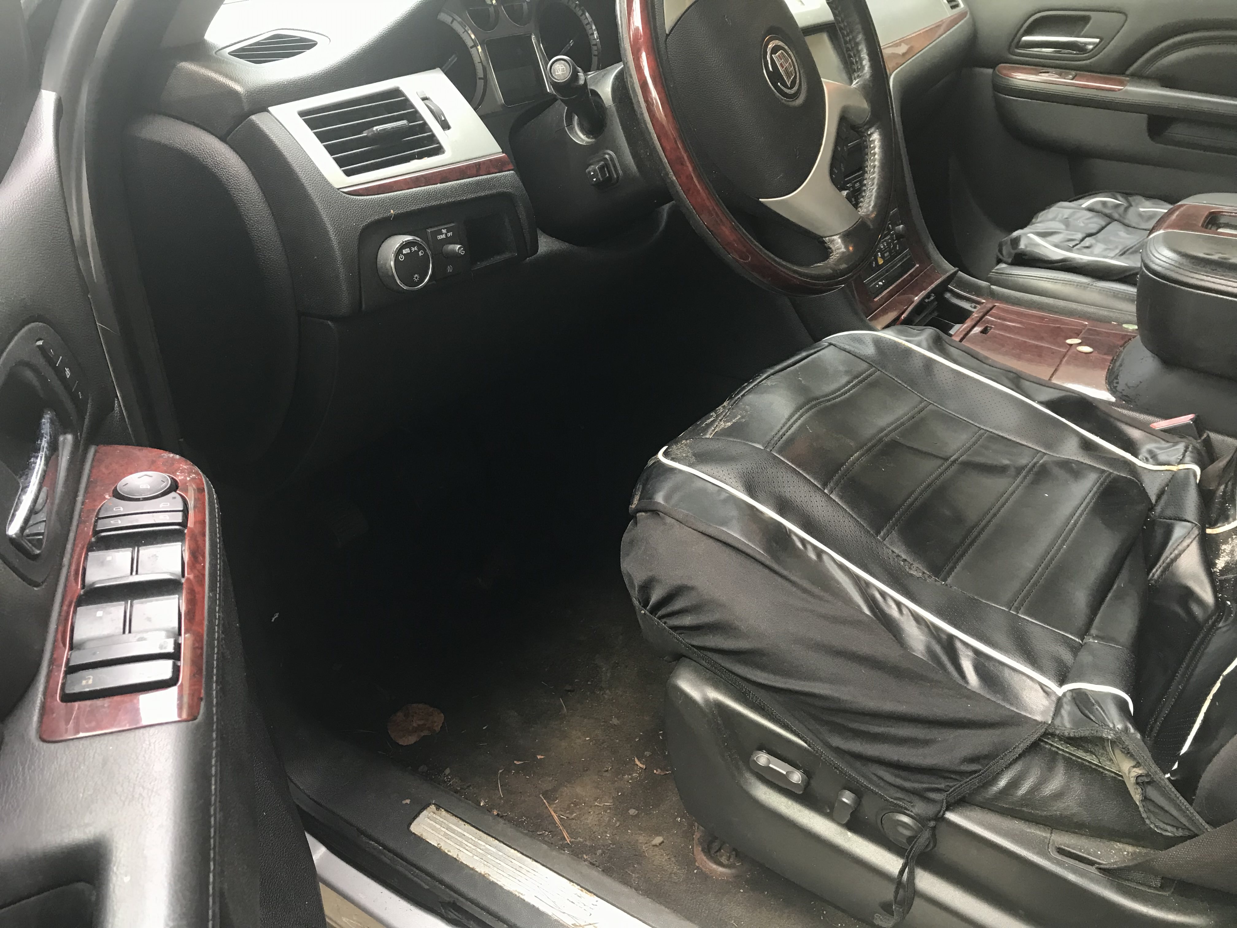 Used 2013 Cadillac Escalade Luxury RWD image 14