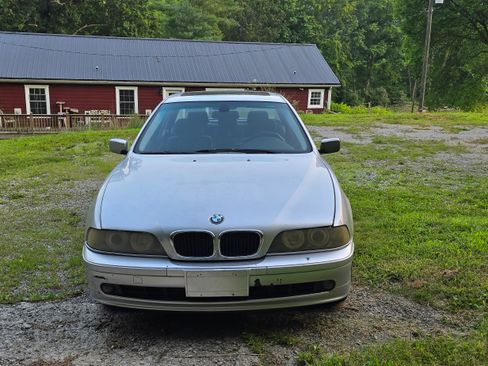 Used 2003 BMW 530i 530i Sedan 4D image 2