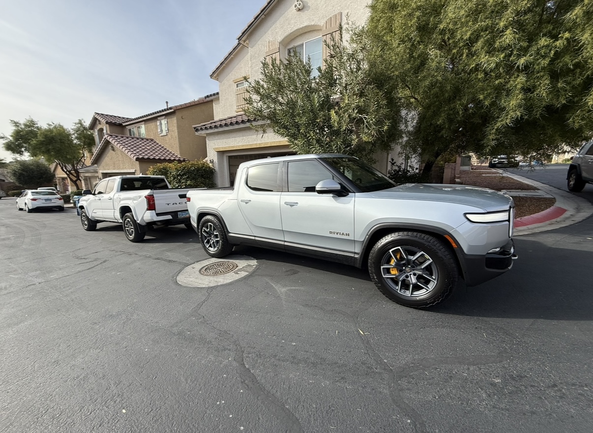 Used 2023 Rivian R1T Launch Edition AWD/4WD image 2