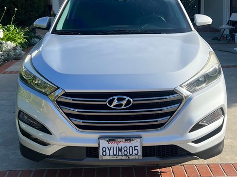 Used 2016 Hyundai Tucson Limited w/ Option Group 03 AWD/4WD image 4