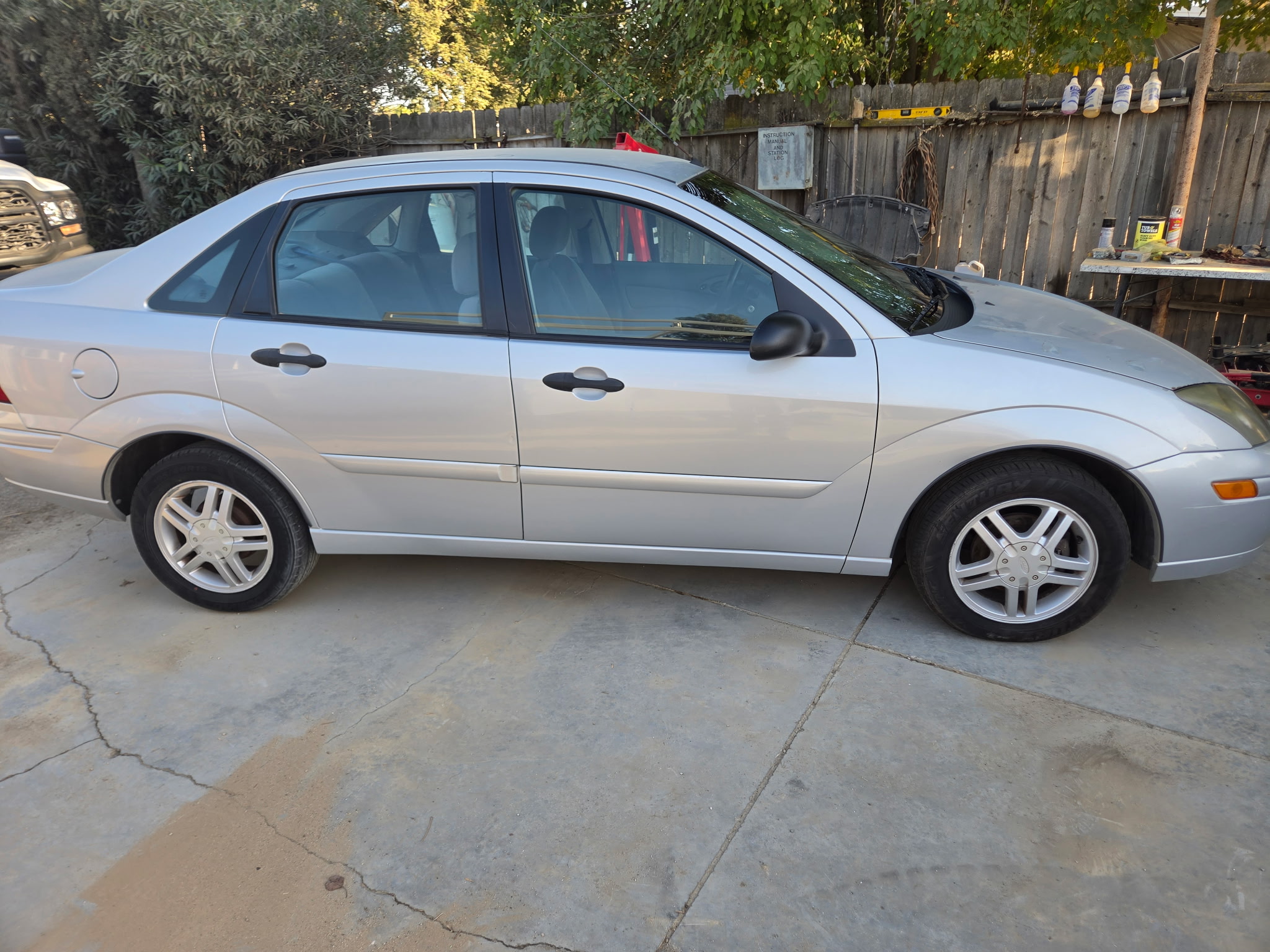 Used 2003 Ford Focus SE FWD image 1
