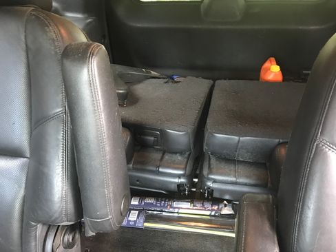 Used 2013 Cadillac Escalade Luxury image 9