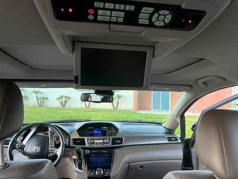 Used 2015 Honda Odyssey EX-L image 18