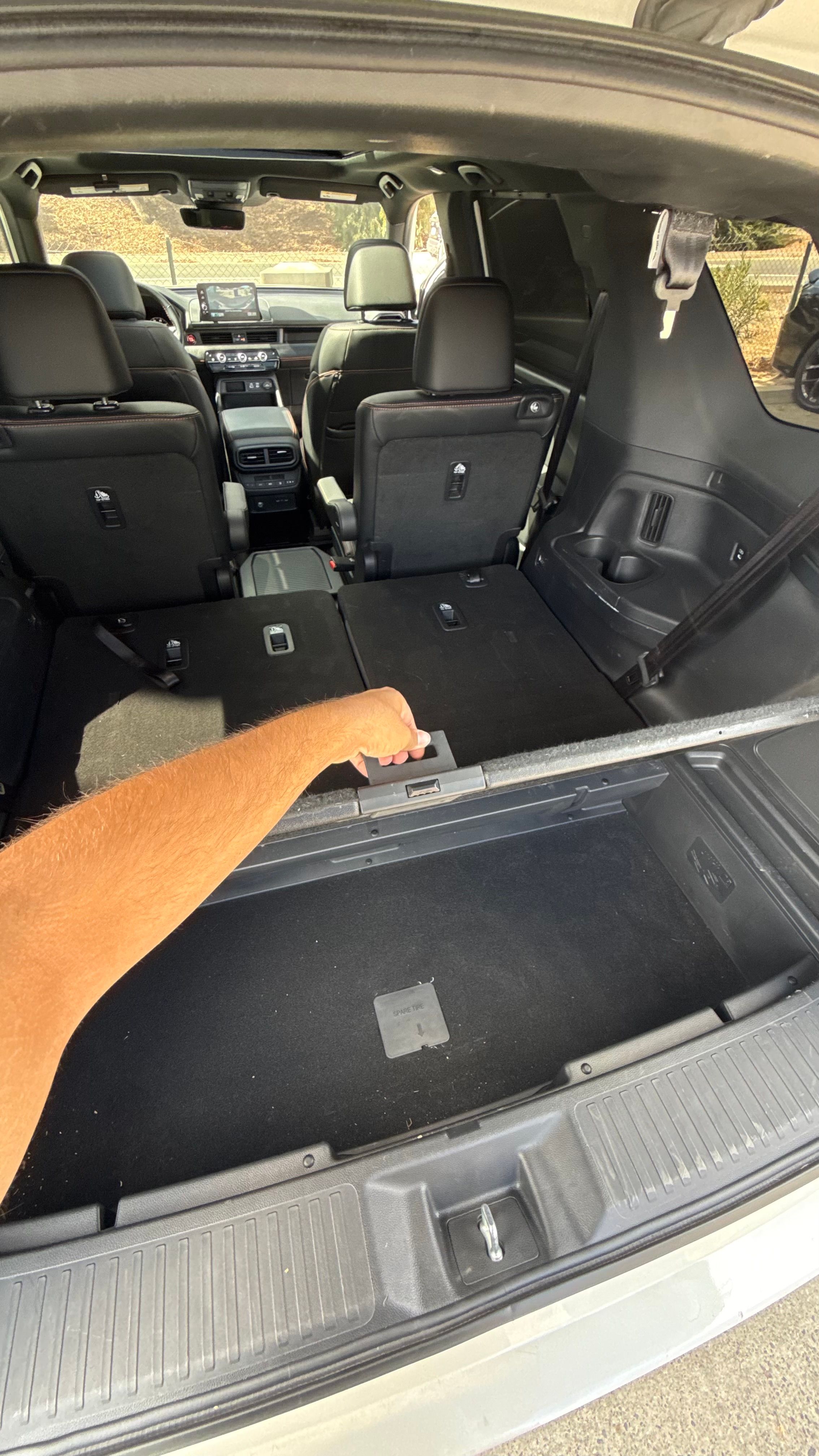 Used 2025 Honda Pilot TrailSport image 9