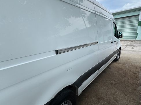 Used 2021 Mercedes-Benz Sprinter 2500 image 8