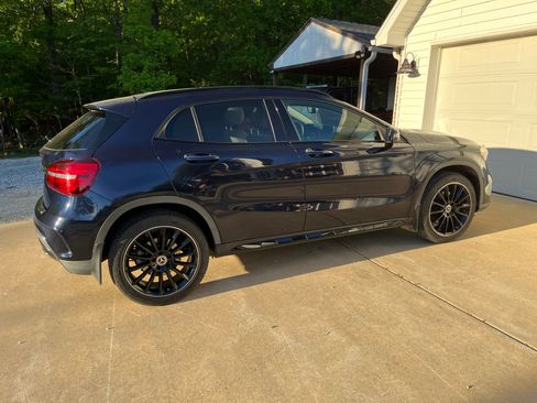 Used 2018 Mercedes-Benz GLA 250 image 12