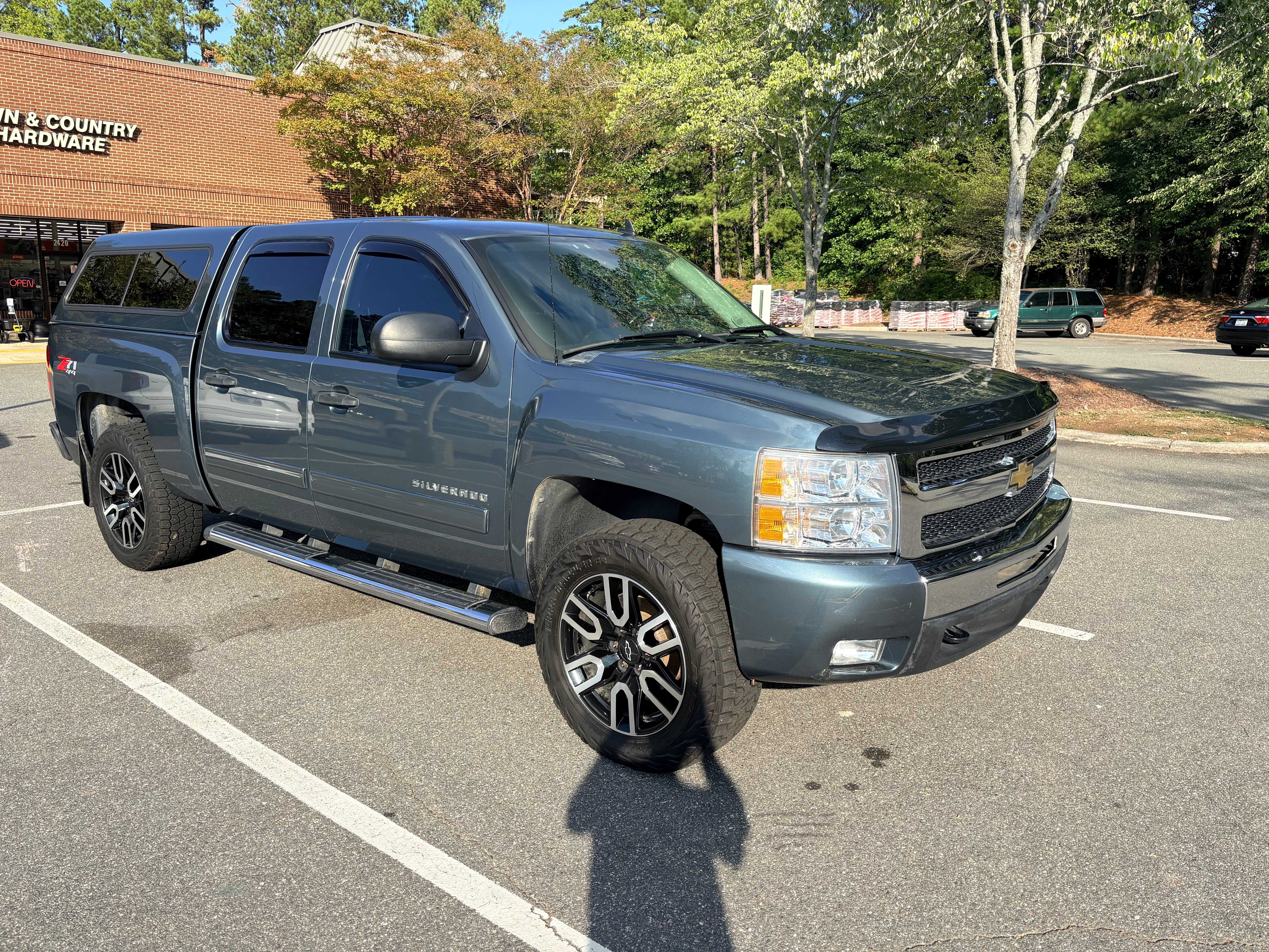 Used 2010 Chevrolet Silverado 1500 LT w/ Power Pack Plus AWD/4WD image 2