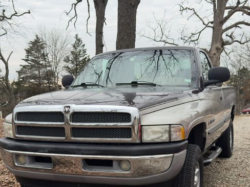 Used 1998 Dodge Ram 1500 Truck 4x4 Regular Cab image 1