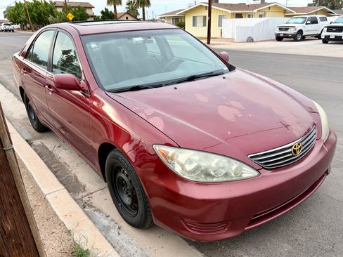 Used 2006 Toyota Camry LE image 1