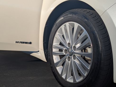 Used 2014 Toyota Avalon XLE Touring image 6