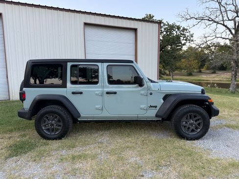 Used 2024 Jeep Wrangler Unlimited Sport w/ Convenience Group AWD/4WD image 2