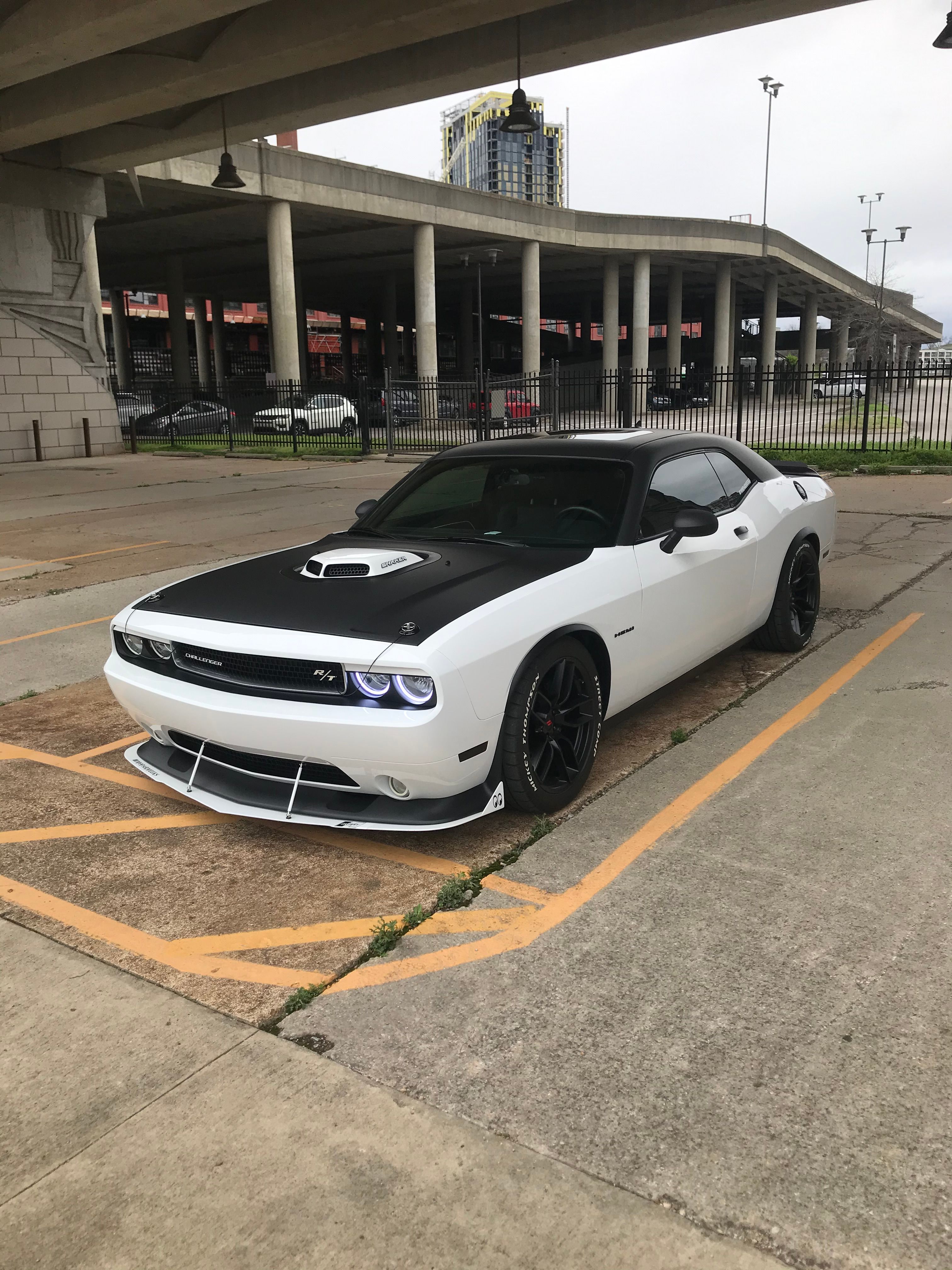 Used 2011 Dodge Challenger R/T RWD image 6