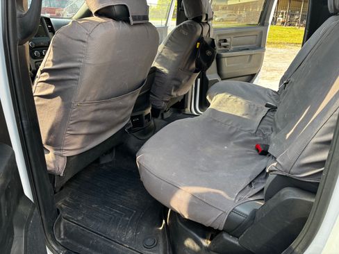 Used 2024 RAM 3500 Tradesman w/ Chrome Appearance Group RWD image 25