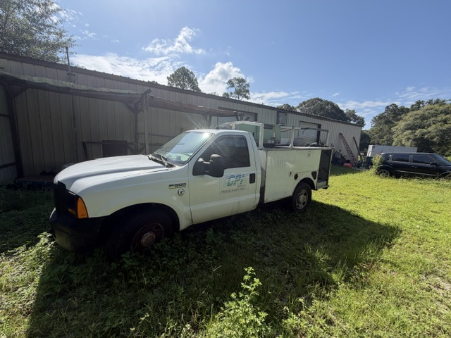 Used 2006 Ford F350 XL RWD image 1