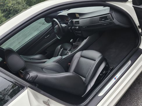 Used 2010 BMW 335i xDrive Coupe image 24