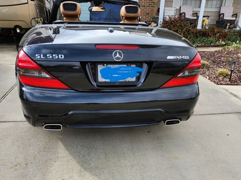 Used 2011 Mercedes-Benz SL 550 image 2