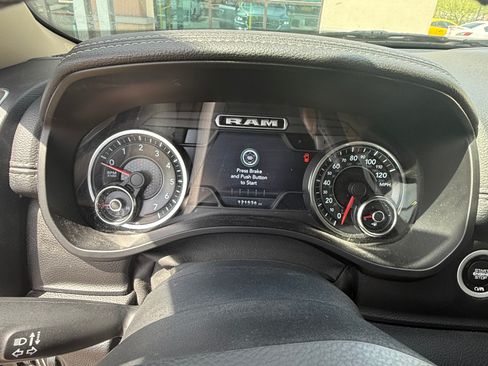 Used 2019 RAM 1500 Laramie w/ Off Road Group image 10