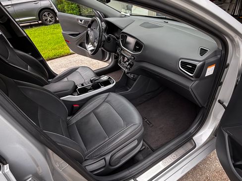 Used 2019 Hyundai Ioniq Limited FWD image 12