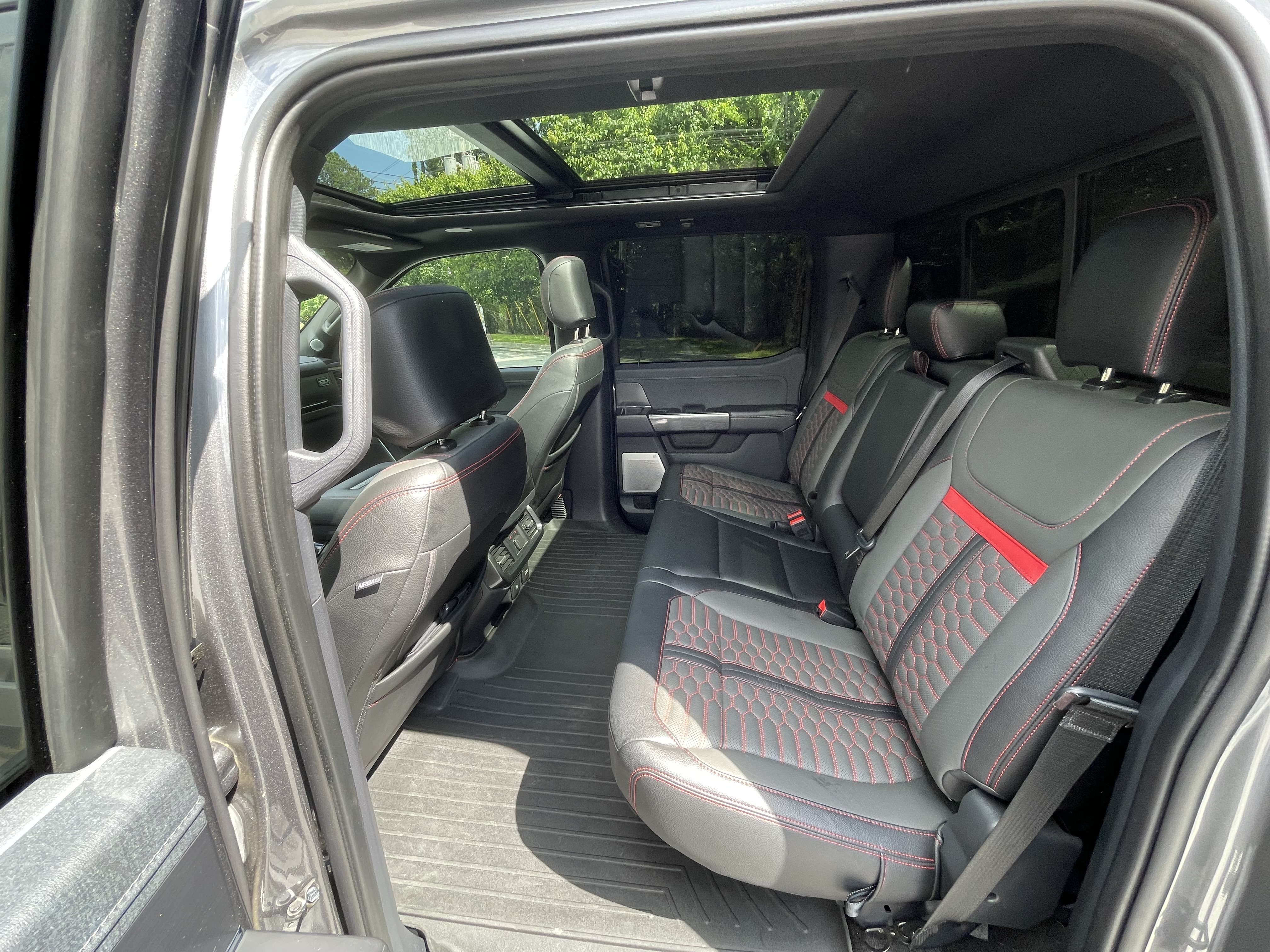 Used 2022 Ford F150 Lariat w/ Equipment Group 502A High AWD/4WD image 28