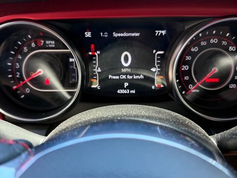 Used 2022 Jeep Gladiator Rubicon w/ Cold Weather Group image 14