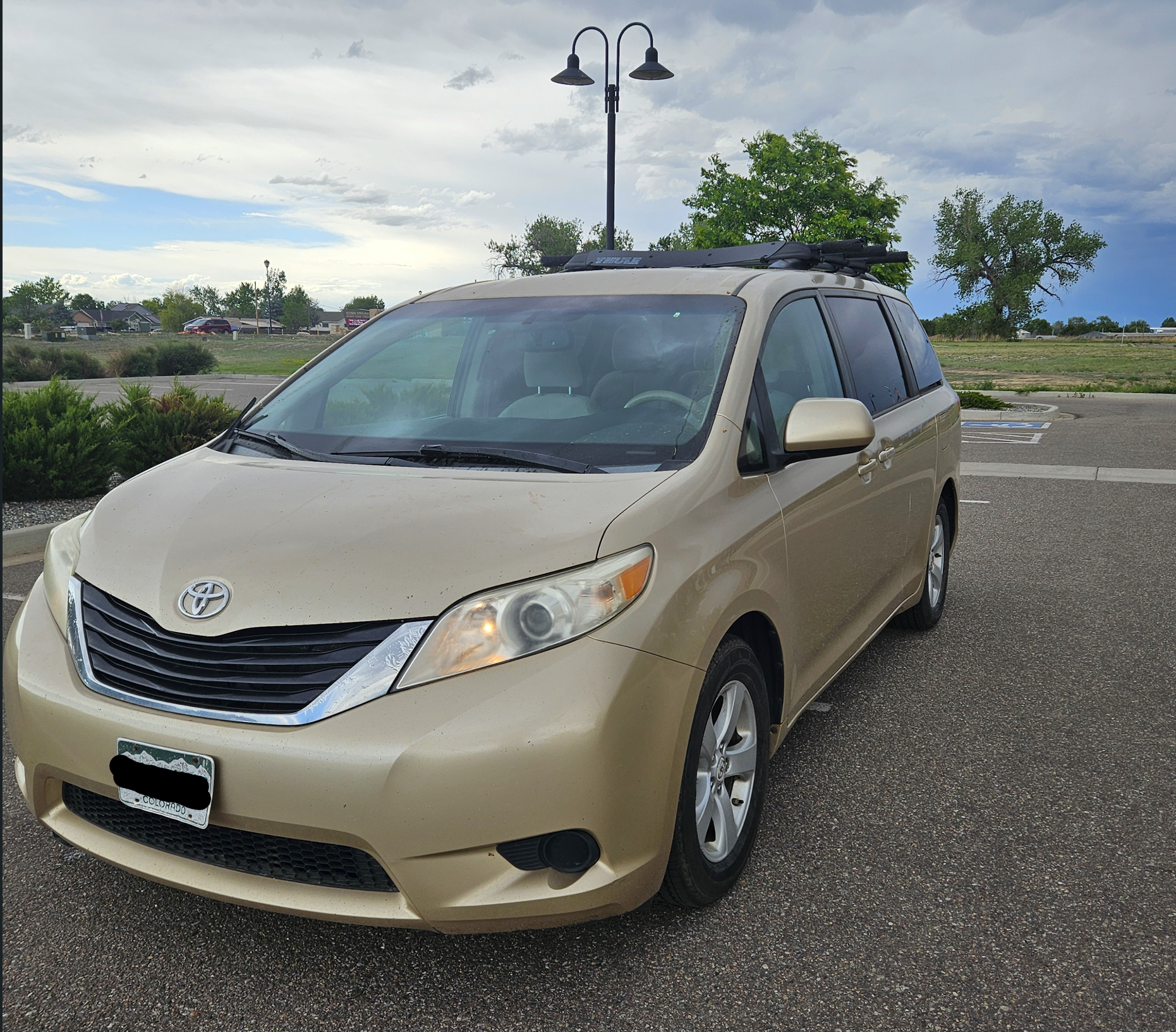 Used 2011 Toyota Sienna LE FWD image 2