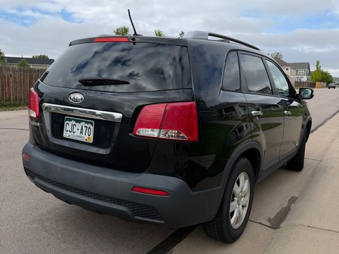 Used 2013 Kia Sorento LX AWD/4WD image 4