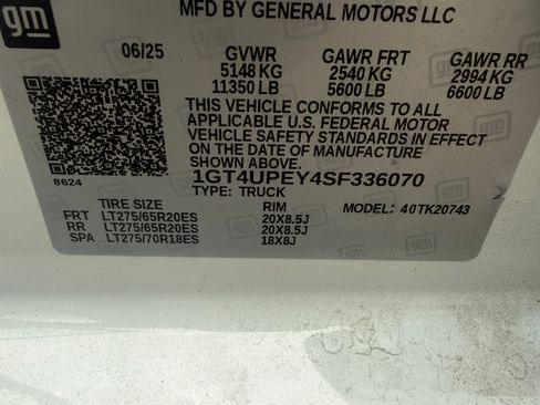 Used 2025 GMC Sierra 2500 AT4 AWD/4WD image 14