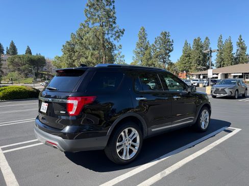 Used 2016 Ford Explorer Limited w/ Equipment Group 301A image 6