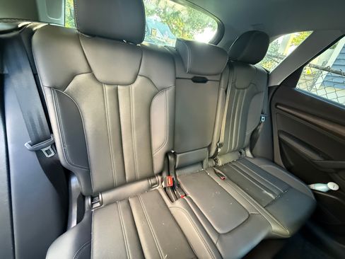 Used 2024 Audi Q5 e Prestige AWD/4WD image 11