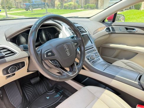 Used 2017 Lincoln MKZ Reserve w/ Climate Package FWD image 11