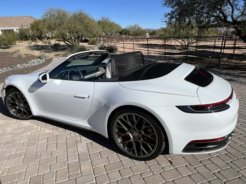 Used 2021 Porsche 911 Carrera S image 4