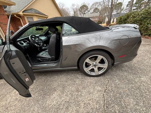 Used 2014 Ford Mustang GT Premium image 6