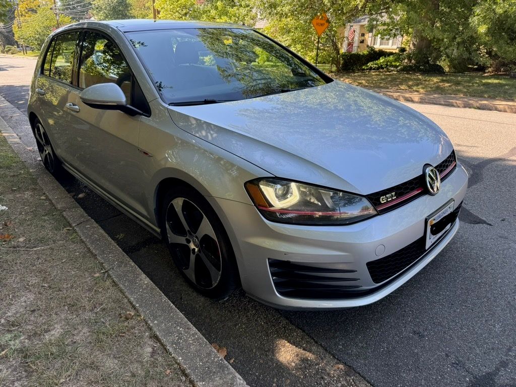 Used 2015 Volkswagen GTI SE FWD image 1