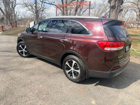 Used 2016 Kia Sorento EX image 13