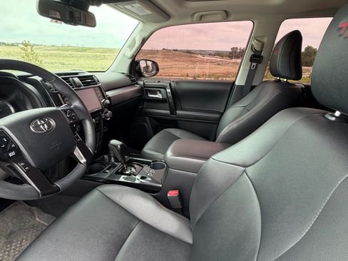 Used 2020 Toyota 4Runner TRD Off-Road Premium w/ Moonroof Package AWD/4WD image 15