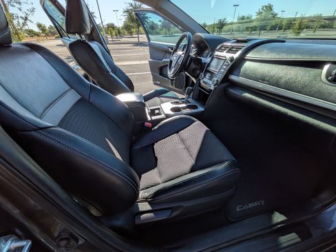 Used 2012 Toyota Camry SE FWD image 13