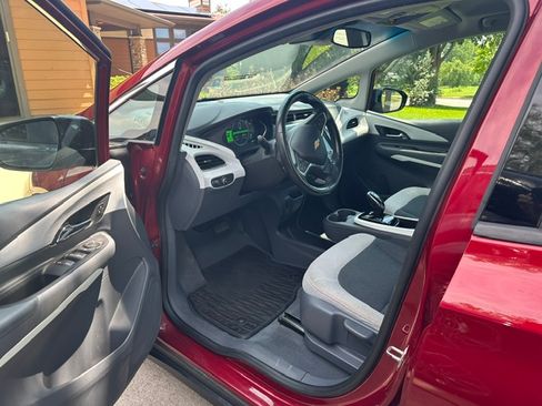 Used 2019 Chevrolet Bolt LT FWD image 10