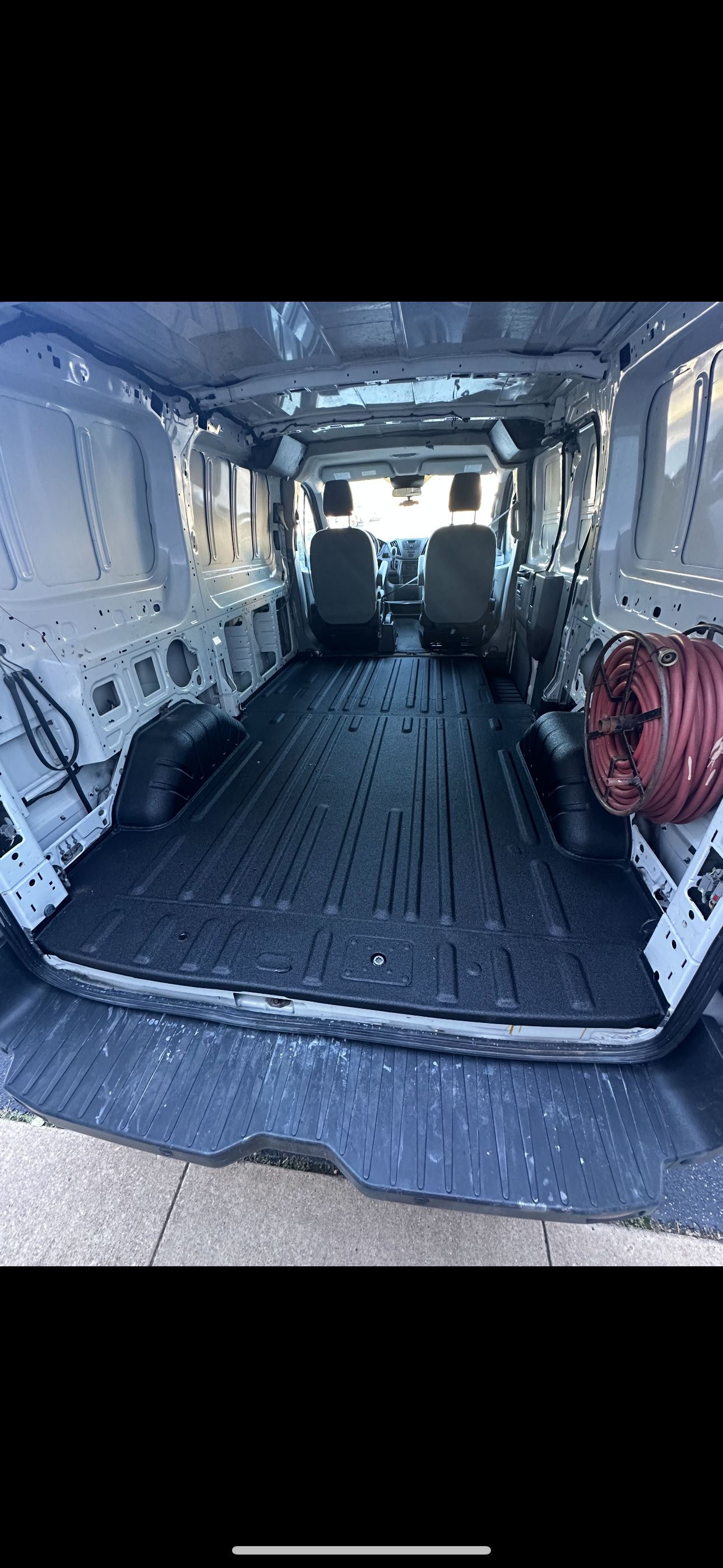 Used 2016 Ford Transit 150 130 Low Roof RWD image 4