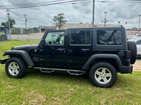 Used 2015 Jeep Wrangler Unlimited Sport w/ Quick Order Package 24S AWD/4WD image 5
